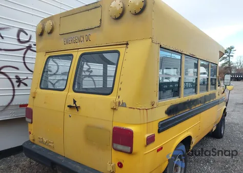 1987 GMC Rally Wagon / Van G3500 z USA, uszkodzony, nr VIN 1GDGG35K7H7508759